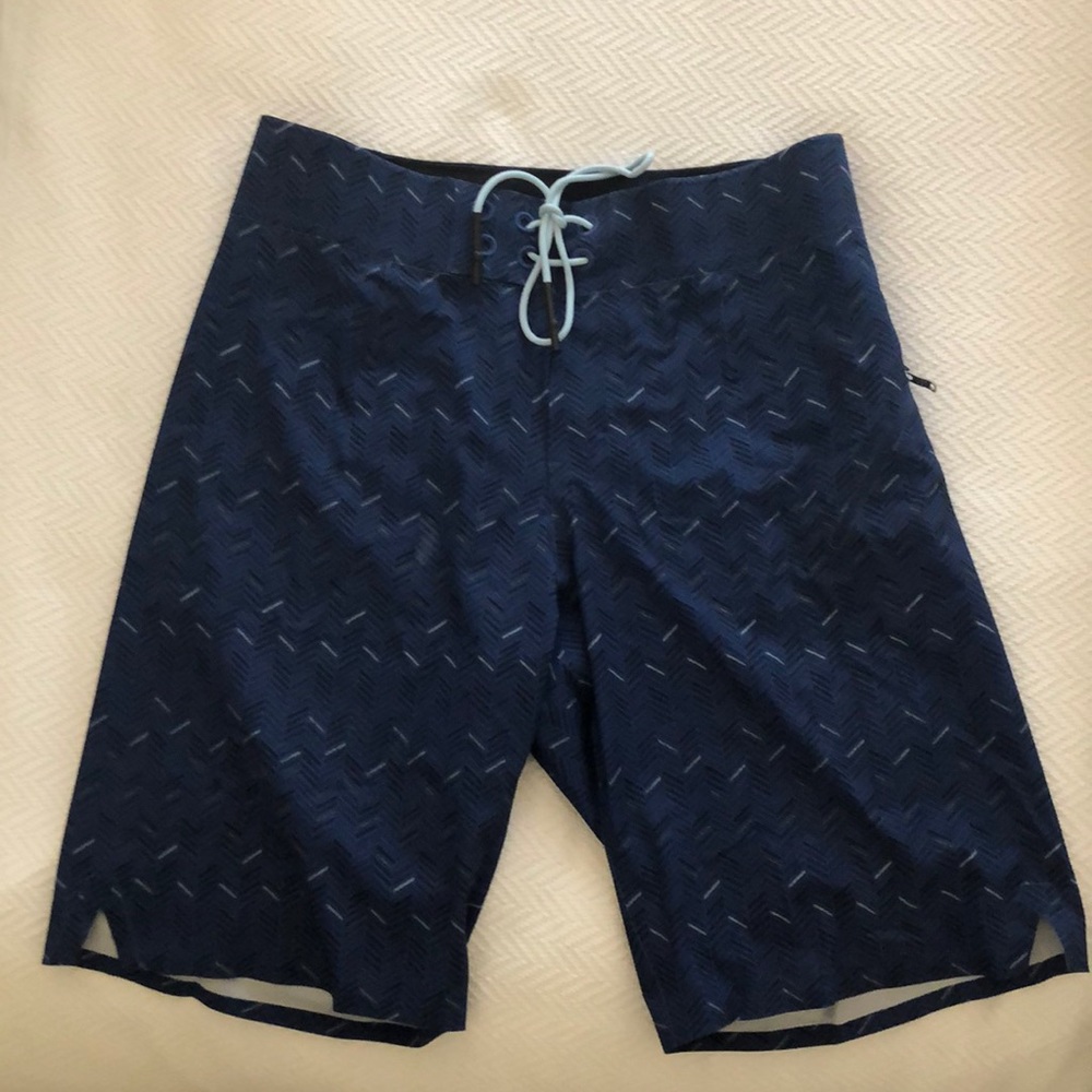 Lululemon Men’s Current State Board Shorts